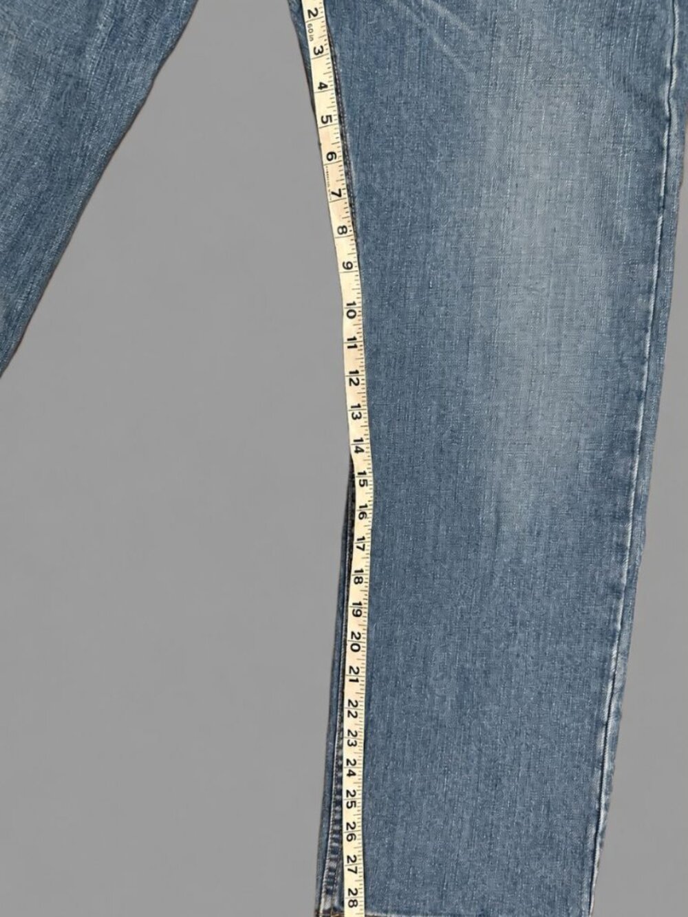 Levi’s 569 Loose Straight Jeans Men’s 32x30 Measures 34x29 Faded Blue Denim 2013 - Picture 4 of 15
